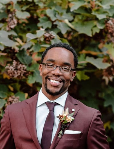 aaron stover headshot